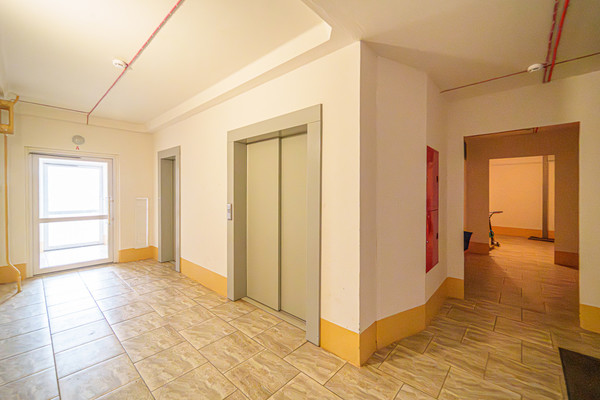 Продам двухкомнатную (2-комн.) квартиру, Кисловодская ул, 12, Пермь г