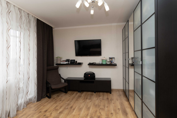 Продам однокомнатную (1-комн.) квартиру, Энгельса ул, 58, Ханты-Мансийск г