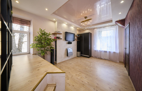 Продам трехкомнатную (3-комн.) квартиру, Центральная ул, 10А, Металлострой п
