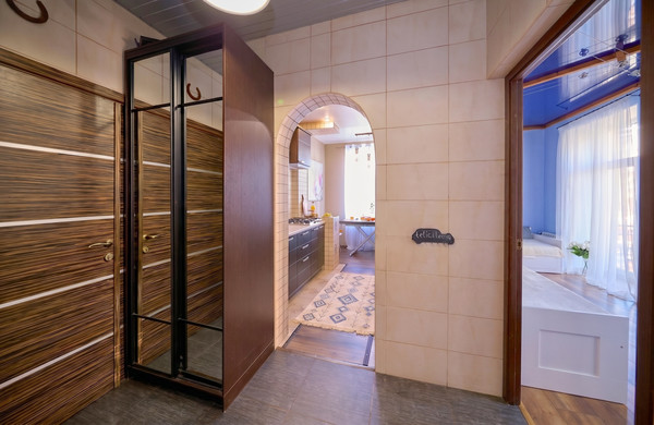 Продам трехкомнатную (3-комн.) квартиру, Центральная ул, 10А, Металлострой п
