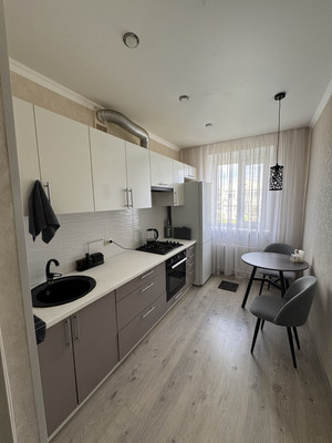 Продам двухкомнатную (2-комн.) квартиру, 1 мкр, 41, Кропоткин г