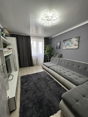 Продам двухкомнатную (2-комн.) квартиру, 1 мкр, 41, Кропоткин г