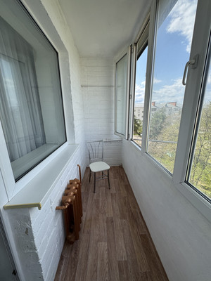 Продам двухкомнатную (2-комн.) квартиру, 1 мкр, 41, Кропоткин г