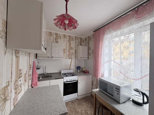 Продам однокомнатную (1-комн.) квартиру, Юлиуса Фучика ул, 58, Казань г