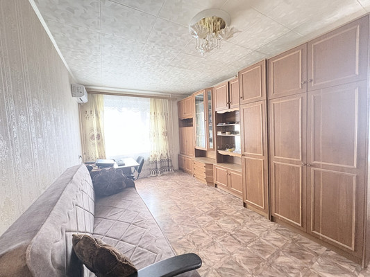 Продам однокомнатную (1-комн.) квартиру, Юлиуса Фучика ул, 58, Казань г