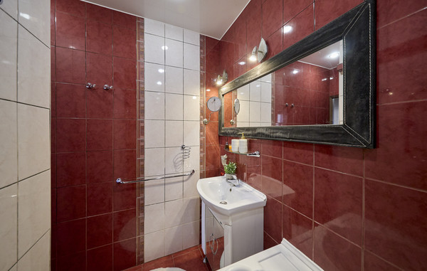 Продам трехкомнатную (3-комн.) квартиру, Центральная ул, 10А, Металлострой п