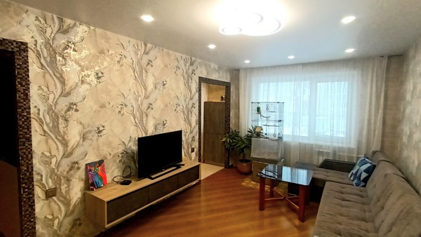 Продам трехкомнатную (3-комн.) квартиру, Кузнецкстроевский (Центральный р-н) пр-кт, 50, Новокузнецк г