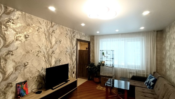 Продам трехкомнатную (3-комн.) квартиру, Кузнецкстроевский (Центральный р-н) пр-кт, 50, Новокузнецк г