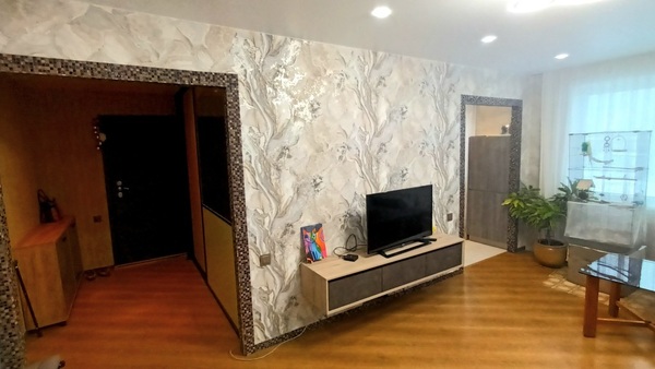 Продам трехкомнатную (3-комн.) квартиру, Кузнецкстроевский (Центральный р-н) пр-кт, 50, Новокузнецк г