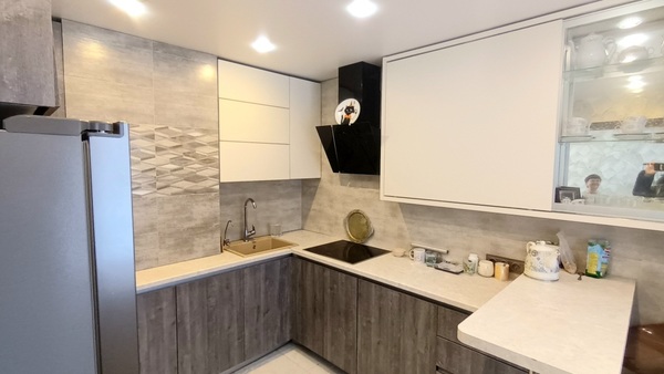 Продам трехкомнатную (3-комн.) квартиру, Кузнецкстроевский (Центральный р-н) пр-кт, 50, Новокузнецк г