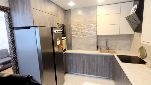 Продам трехкомнатную (3-комн.) квартиру, Кузнецкстроевский (Центральный р-н) пр-кт, 50, Новокузнецк г