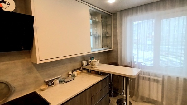 Продам трехкомнатную (3-комн.) квартиру, Кузнецкстроевский (Центральный р-н) пр-кт, 50, Новокузнецк г