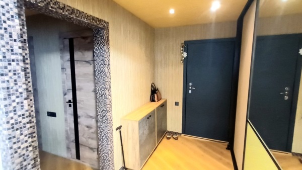 Продам трехкомнатную (3-комн.) квартиру, Кузнецкстроевский (Центральный р-н) пр-кт, 50, Новокузнецк г