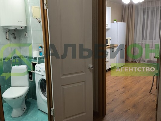 Сдам однокомнатную (1-комн.) квартиру, Сибирская ул, 104, Томск г