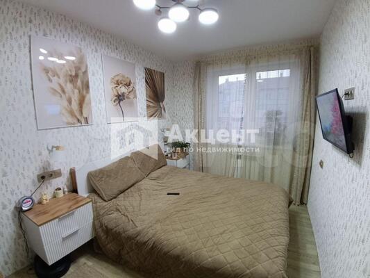 Продам трехкомнатную (3-комн.) квартиру, Героев пр-кт, 3, Просторный мкр