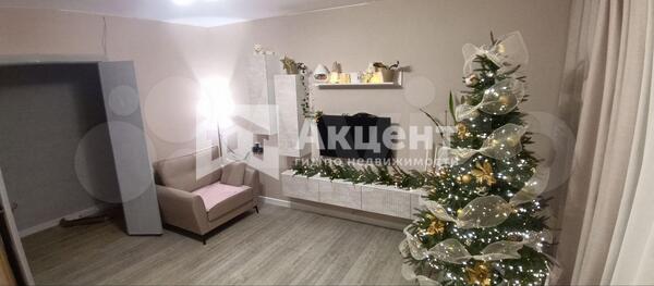 Продам трехкомнатную (3-комн.) квартиру, Героев пр-кт, 3, Просторный мкр