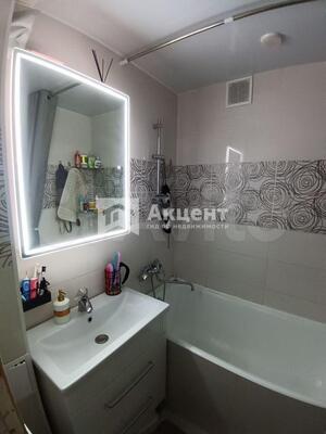 Продам трехкомнатную (3-комн.) квартиру, Героев пр-кт, 3, Просторный мкр