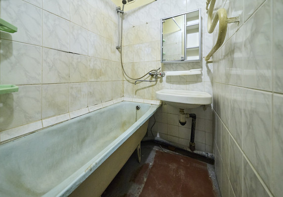 Продам трехкомнатную (3-комн.) квартиру, Шотмана ул, 4И, Санкт-Петербург г