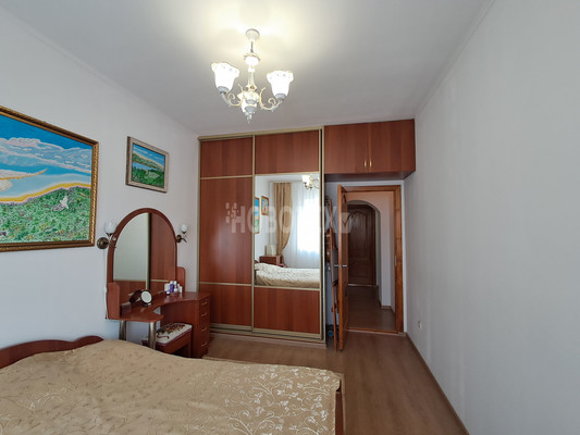 Продам двухкомнатную (2-комн.) квартиру, Кириченко ул, 11А, Горячий Ключ г