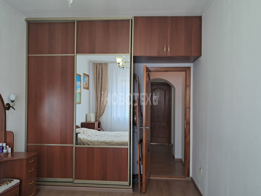 Продам двухкомнатную (2-комн.) квартиру, Кириченко ул, 11А, Горячий Ключ г