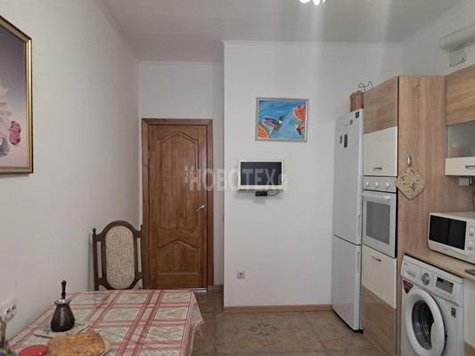 Продам двухкомнатную (2-комн.) квартиру, Кириченко ул, 11А, Горячий Ключ г