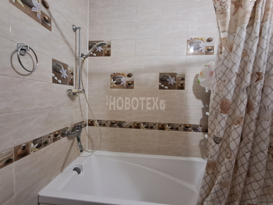 Продам двухкомнатную (2-комн.) квартиру, Кириченко ул, 11А, Горячий Ключ г