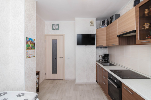 Продам однокомнатную (1-комн.) квартиру, Светлая ул, 67, Ханты-Мансийск г