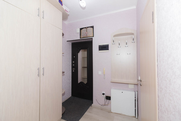 Продам однокомнатную (1-комн.) квартиру, Светлая ул, 67, Ханты-Мансийск г