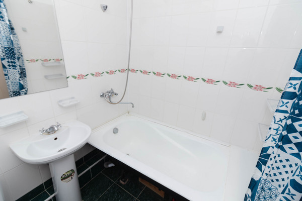 Продам однокомнатную (1-комн.) квартиру, Светлая ул, 67, Ханты-Мансийск г