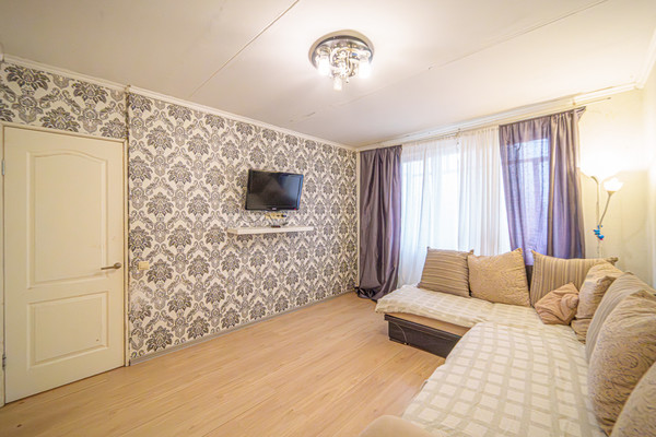 Продам двухкомнатную (2-комн.) квартиру, Химградская ул, 51, Пермь г