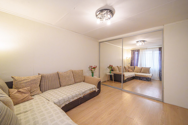 Продам двухкомнатную (2-комн.) квартиру, Химградская ул, 51, Пермь г