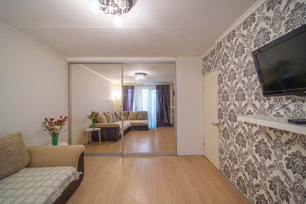 Продам двухкомнатную (2-комн.) квартиру, Химградская ул, 51, Пермь г