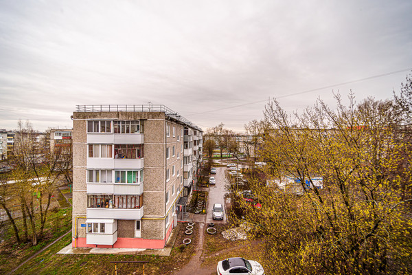 Продам двухкомнатную (2-комн.) квартиру, Химградская ул, 51, Пермь г