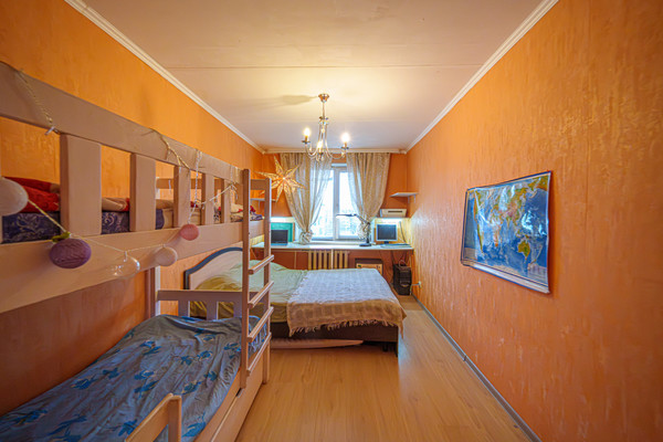 Продам двухкомнатную (2-комн.) квартиру, Химградская ул, 51, Пермь г