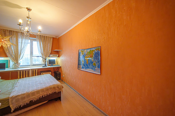 Продам двухкомнатную (2-комн.) квартиру, Химградская ул, 51, Пермь г