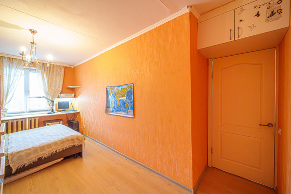 Продам двухкомнатную (2-комн.) квартиру, Химградская ул, 51, Пермь г