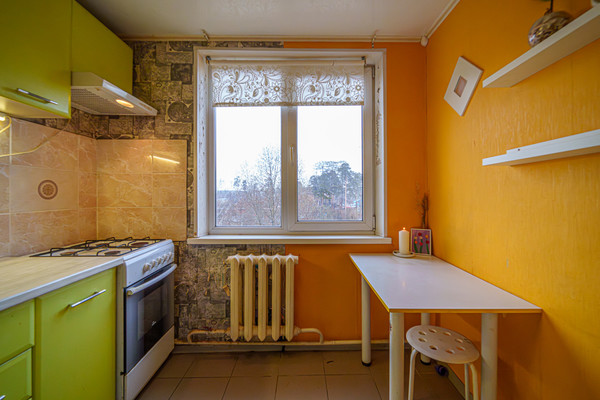 Продам двухкомнатную (2-комн.) квартиру, Химградская ул, 51, Пермь г