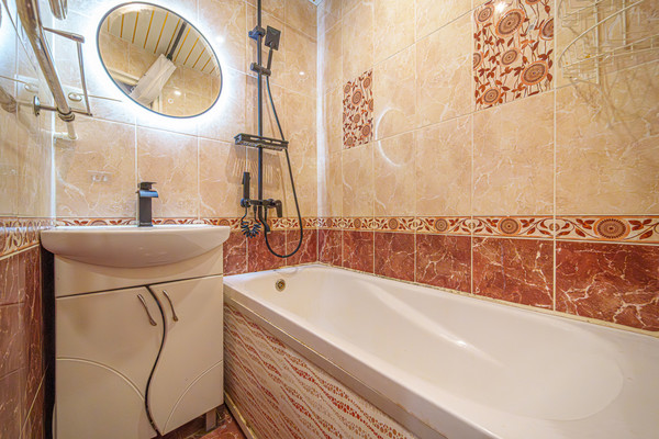 Продам двухкомнатную (2-комн.) квартиру, Химградская ул, 51, Пермь г