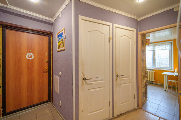 Продам двухкомнатную (2-комн.) квартиру, Химградская ул, 51, Пермь г