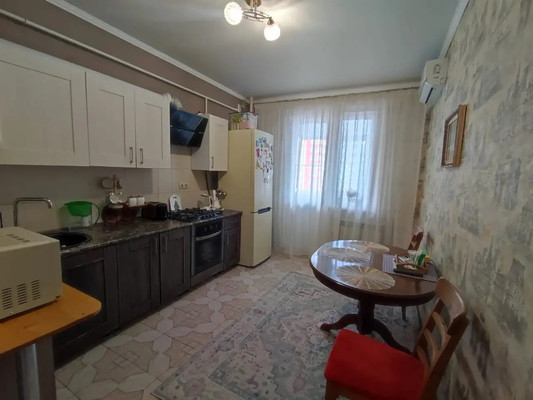 Продам двухкомнатную (2-комн.) квартиру, Парковая ул, 64к4, Анапа г