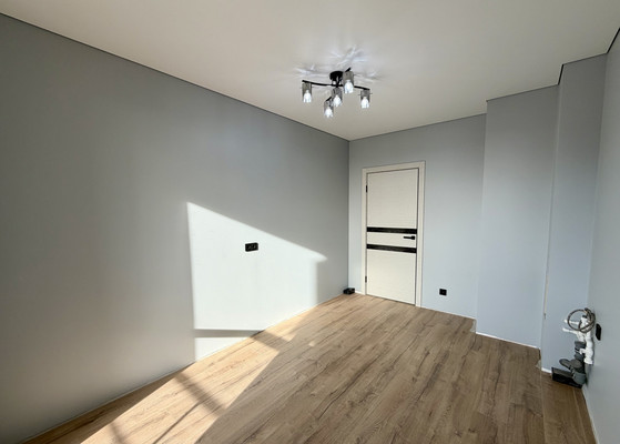 Продам двухкомнатную (2-комн.) квартиру, Декабристов пл, 7, Астрахань г