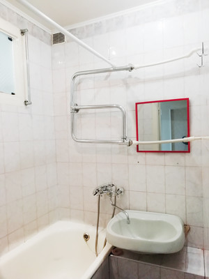 Продам трехкомнатную (3-комн.) квартиру, 2-я Краснодарская ул, 92/1, Ростов-на-Дону г