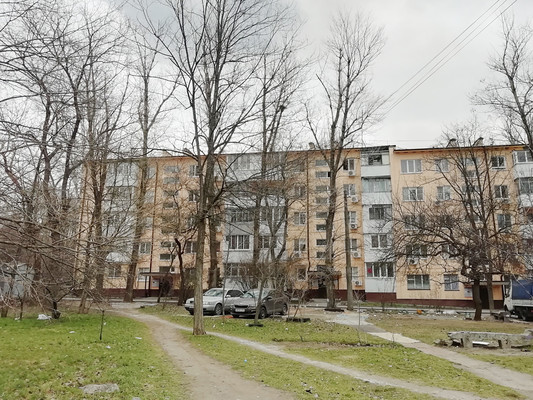 Продам трехкомнатную (3-комн.) квартиру, 2-я Краснодарская ул, 92/1, Ростов-на-Дону г