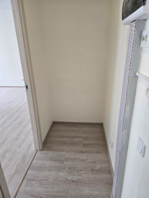 Продам однокомнатную (1-комн.) квартиру, Медведское ш, 2гк2, Луга г