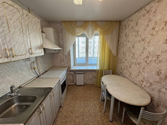 Продам трехкомнатную (3-комн.) квартиру, Парижской Коммуны ул, 31к2, Комсомольск-на-Амуре г