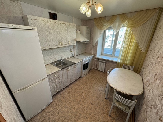 Продам трехкомнатную (3-комн.) квартиру, Парижской Коммуны ул, 31к2, Комсомольск-на-Амуре г