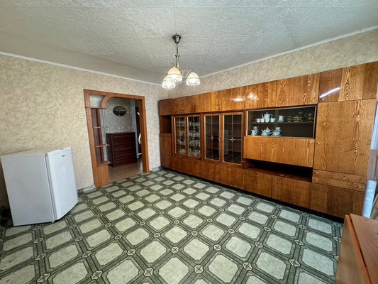 Продам трехкомнатную (3-комн.) квартиру, Парижской Коммуны ул, 31к2, Комсомольск-на-Амуре г