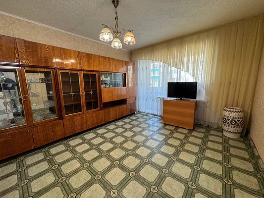 Продам трехкомнатную (3-комн.) квартиру, Парижской Коммуны ул, 31к2, Комсомольск-на-Амуре г