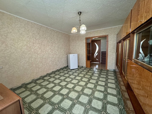 Продам трехкомнатную (3-комн.) квартиру, Парижской Коммуны ул, 31к2, Комсомольск-на-Амуре г