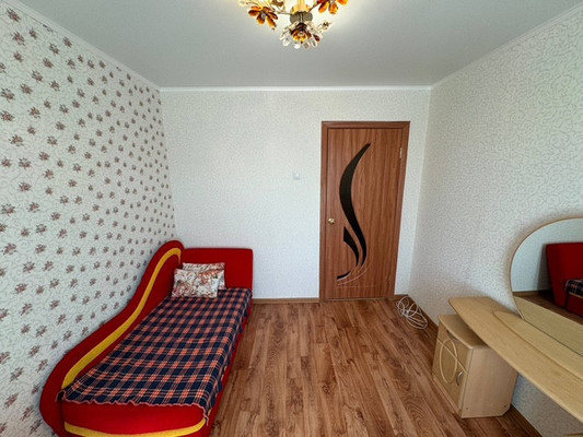 Продам трехкомнатную (3-комн.) квартиру, Парижской Коммуны ул, 31к2, Комсомольск-на-Амуре г